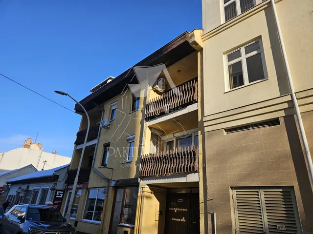 Kiadó lakás Szolnok, Jókai út 82 nm