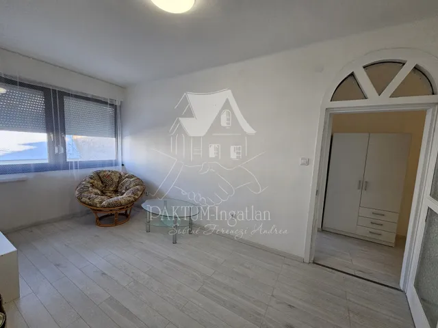 Kiadó lakás Szolnok, Jókai út 82 nm