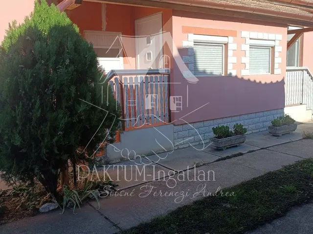 Eladó ház Rákócziújfalu 75 nm