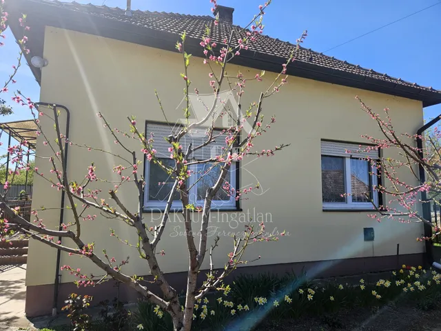 Eladó ház Cibakháza 84 nm