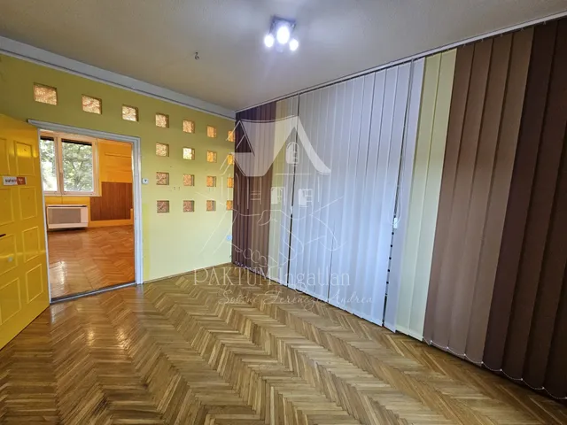 Eladó lakás Szolnok, Jósika út 54 nm