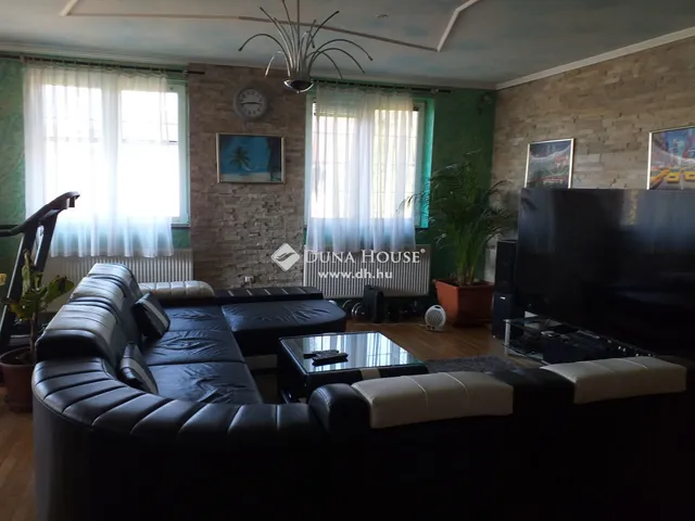 Eladó ház Kulcs 236 nm