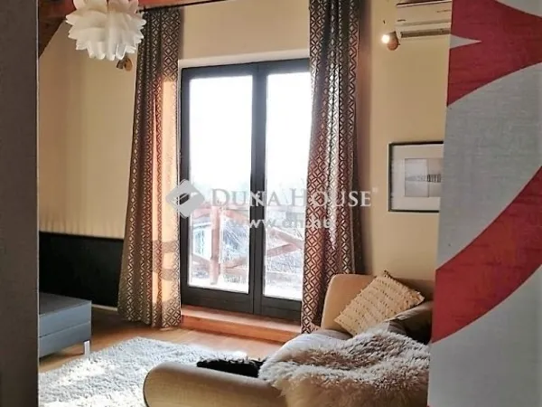 Eladó ház Budapest XVI. kerület 295 nm