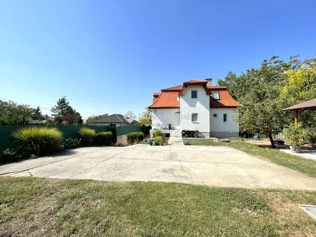 Eladó ház Érd 220 nm