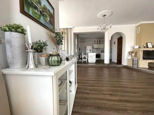 Eladó ház Érd 220 nm