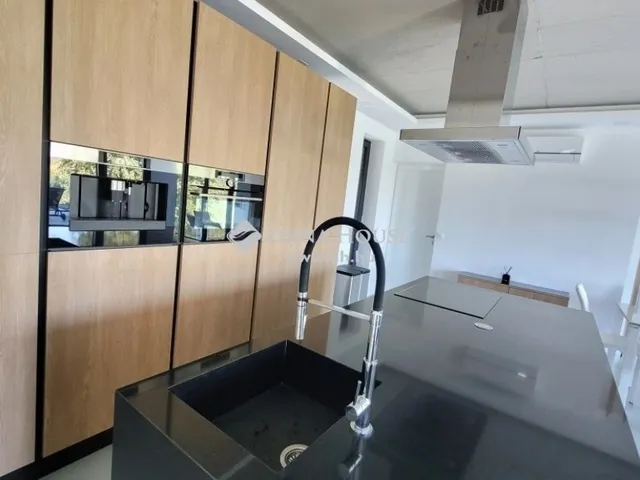 Eladó ház Törökbálint 230 nm