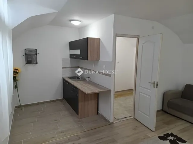 Eladó lakás Budapest VIII. kerület, Corvin negyed 38 nm