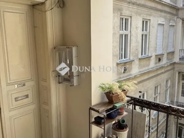 Eladó lakás Budapest VI. kerület, Nagykörúton kívüli terület 71 nm