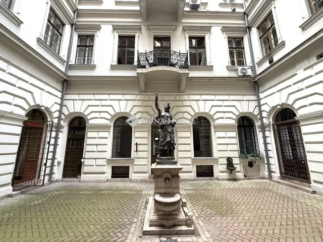 Eladó lakás Budapest VI. kerület, Nagykörúton belüli terület 37 nm