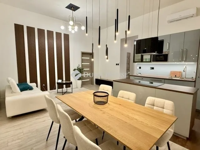 Eladó lakás Budapest VI. kerület, Nagykörúton kívüli terület 70 nm