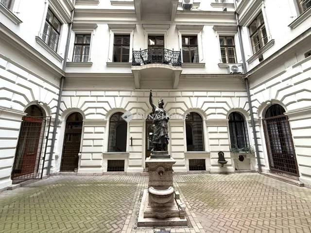 Eladó lakás Budapest VI. kerület, Nagykörúton belüli terület 37 nm