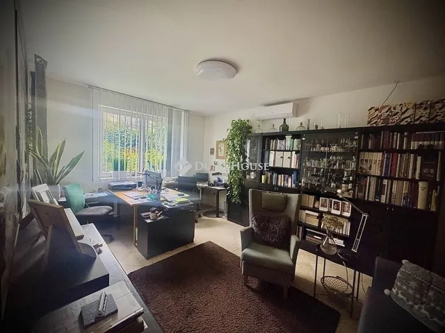 Eladó ház Budapest XXII. kerület, Budafok-Rózsavölgy 300 nm