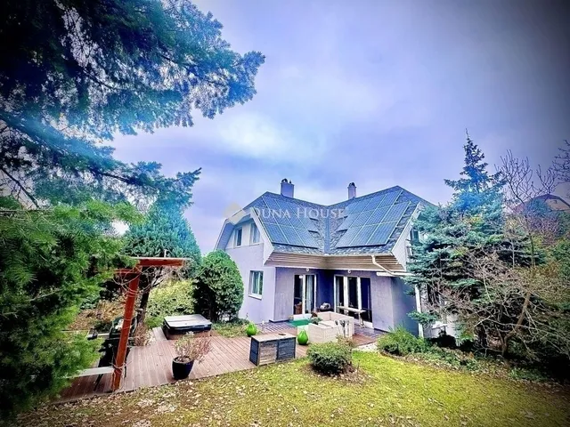 Eladó ház Budapest XXII. kerület, Budafok-Rózsavölgy 300 nm