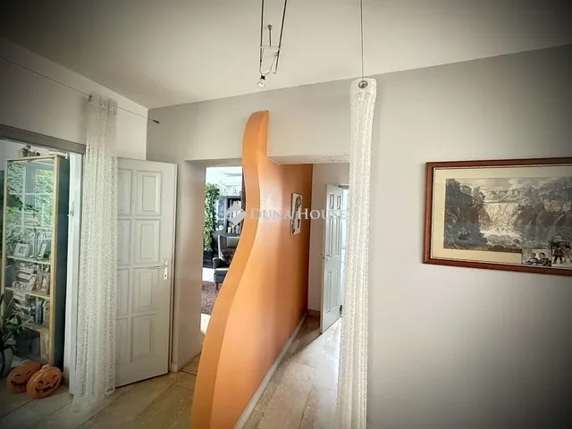 Eladó ház Budapest XXII. kerület, Budafok-Rózsavölgy 300 nm