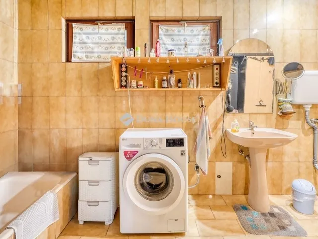 Eladó ház Budapest XI. kerület, Dobogó 135 nm