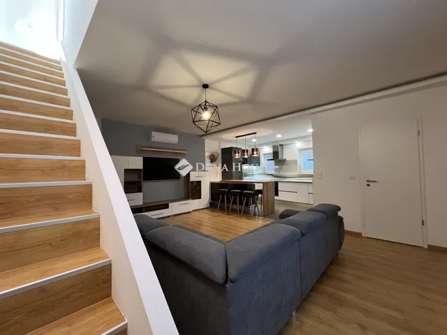 Eladó lakás Budapest VI. kerület, Nagykörúton kívüli terület 95 nm