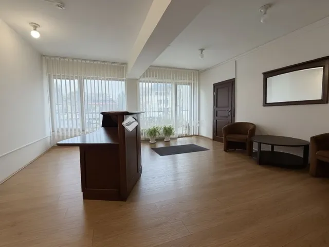 Eladó kereskedelmi és ipari ingatlan Budapest XI. kerület 198 nm