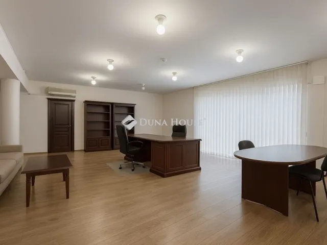 Eladó kereskedelmi és ipari ingatlan Budapest XI. kerület 198 nm