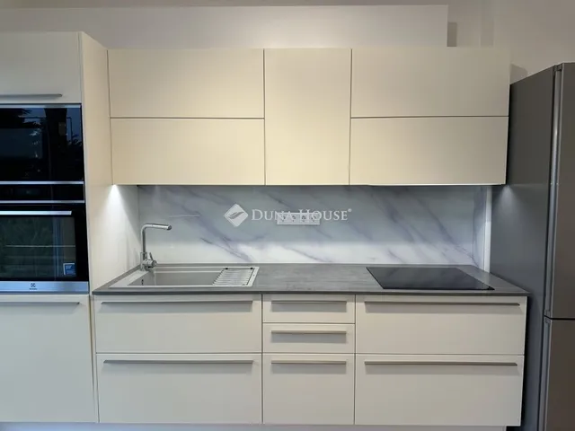 Eladó ház Budapest XXII. kerület, Budafok-Rózsavölgy 92 nm