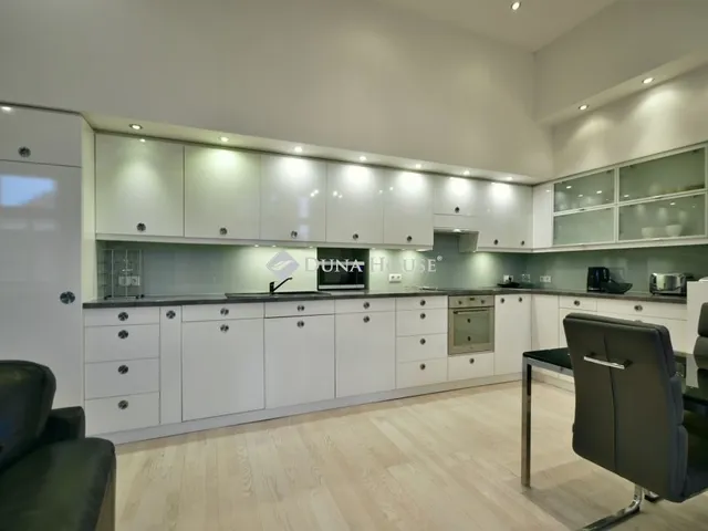 Eladó lakás Budapest VIII. kerület, Palotanegyed 142 nm