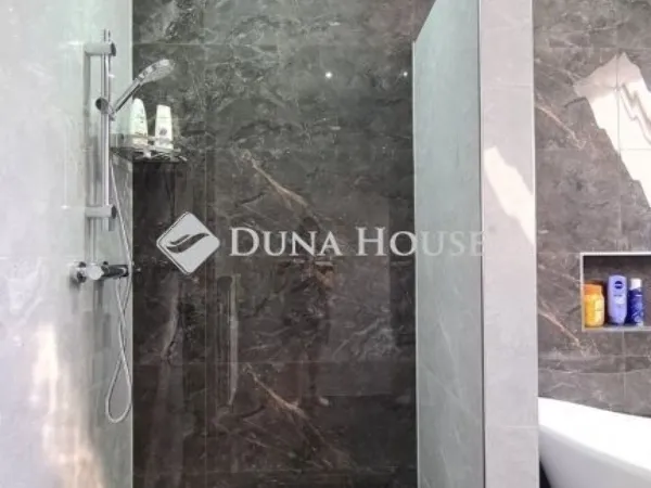 Eladó ház Érd 200 nm