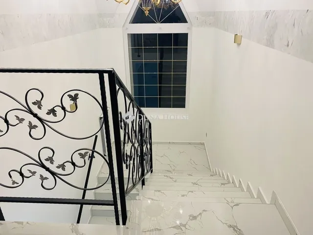 Eladó ház Érd 200 nm