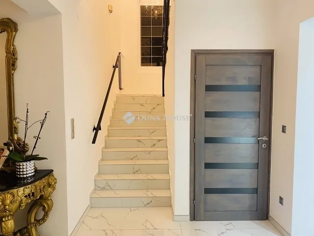 Eladó ház Érd 200 nm