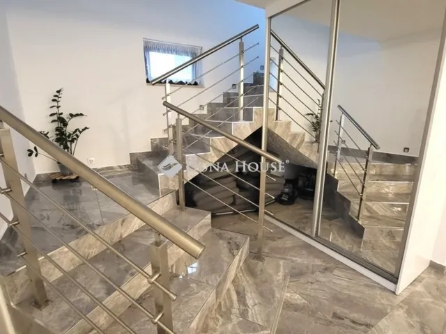 Eladó ház Érd 190 nm