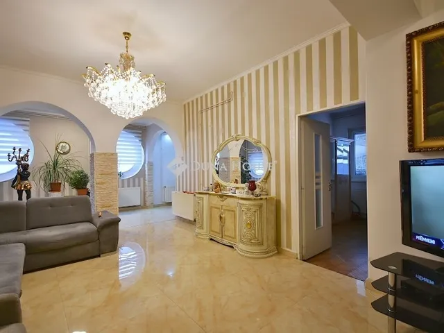 Eladó ház Budapest XVI. kerület 500 nm