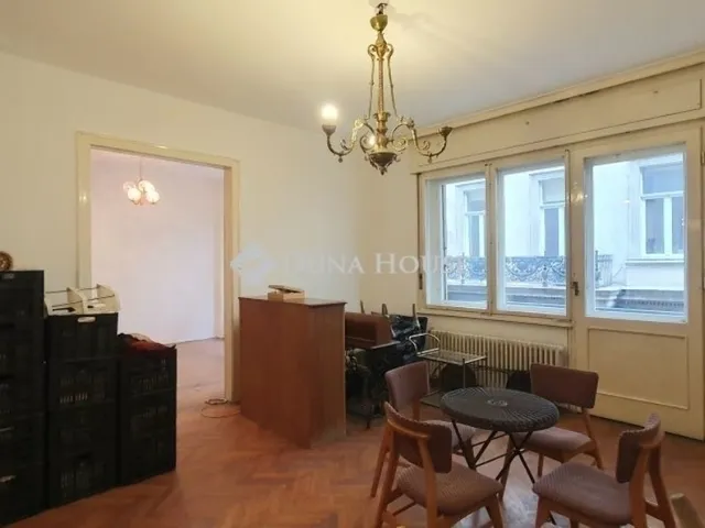 Eladó lakás Budapest VI. kerület, Nagykörúton belüli terület 110 nm