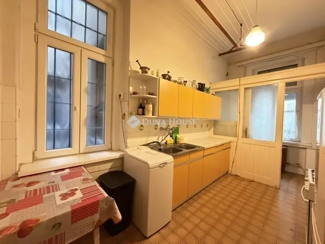 Eladó lakás Budapest VI. kerület 44 nm