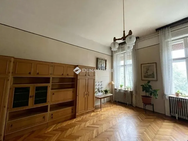 Eladó lakás Budapest VI. kerület 99 nm