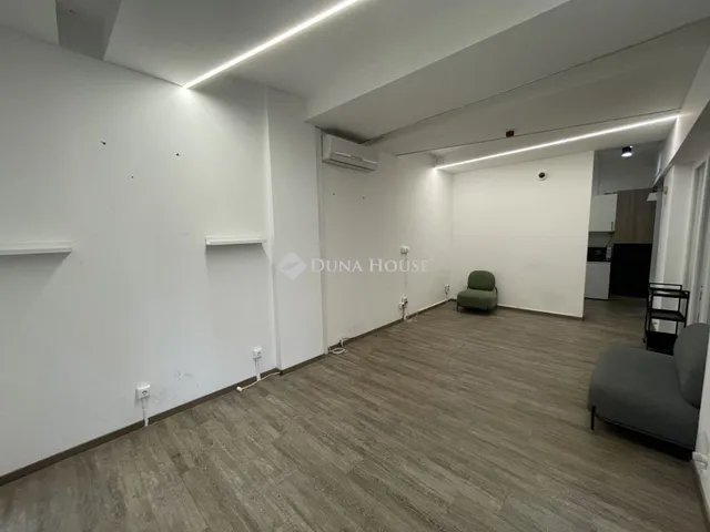 Eladó kereskedelmi és ipari ingatlan Budapest VIII. kerület, Corvin negyed 29 nm