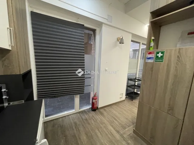 Eladó kereskedelmi és ipari ingatlan Budapest VIII. kerület, Corvin negyed 29 nm