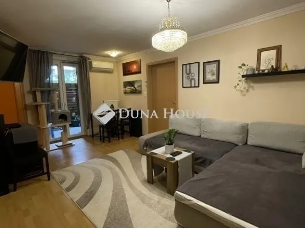 Eladó lakás Budapest VIII. kerület, Századosnegyed 64 nm