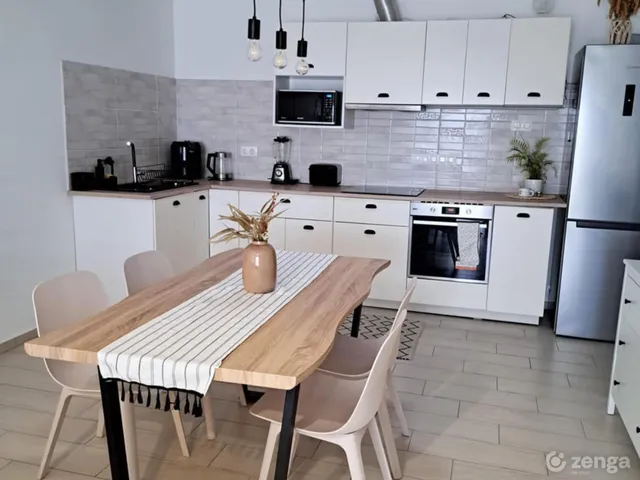 Eladó lakás Komárom 62 nm