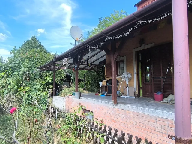 Eladó mezőgazdasági ingatlan Sóskút 50 nm