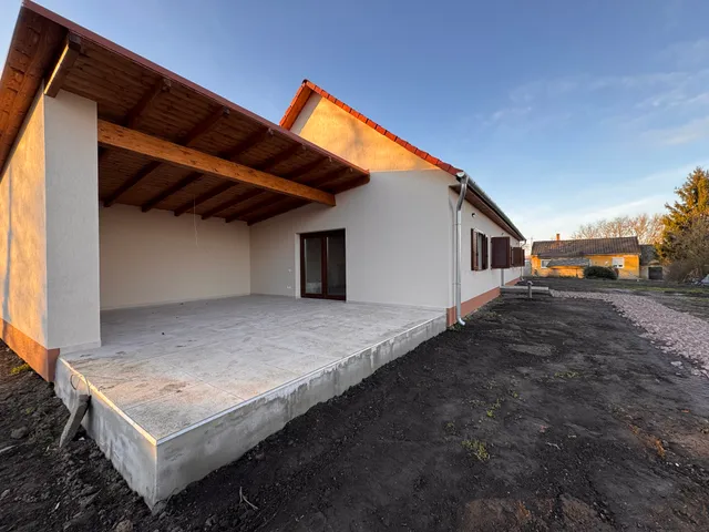 Eladó ház Bicsérd 115 nm