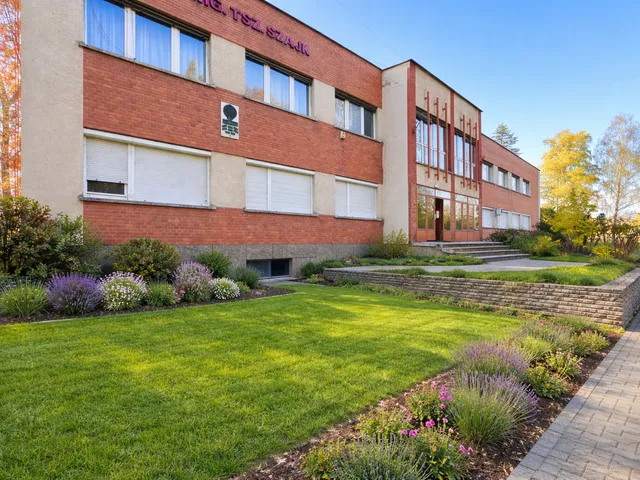 Eladó kereskedelmi és ipari ingatlan Szajk 918 nm