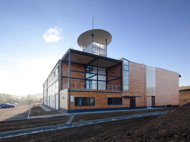 Eladó kereskedelmi és ipari ingatlan Komló, Körtvélyes 2515 nm