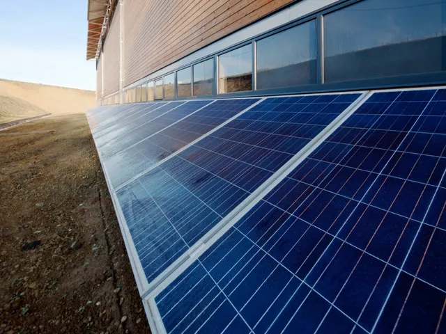 Eladó kereskedelmi és ipari ingatlan Komló, Körtvélyes 2515 nm