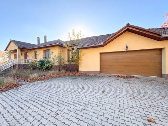 Eladó ház Alsónyék 1695 nm