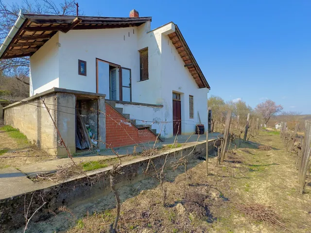 Eladó ház Bátaszék 30 nm