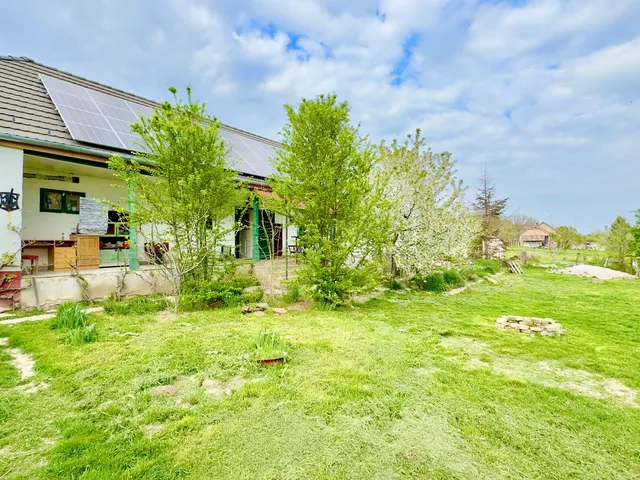 Eladó ház Decs 80 nm