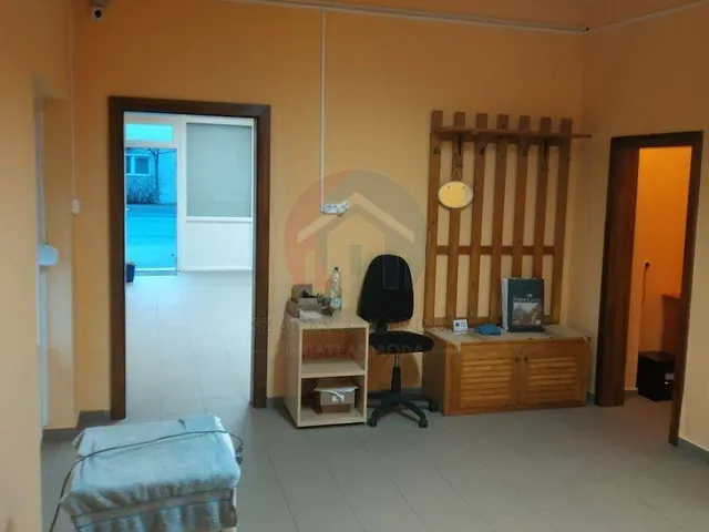 Eladó kereskedelmi és ipari ingatlan Győr 80 nm