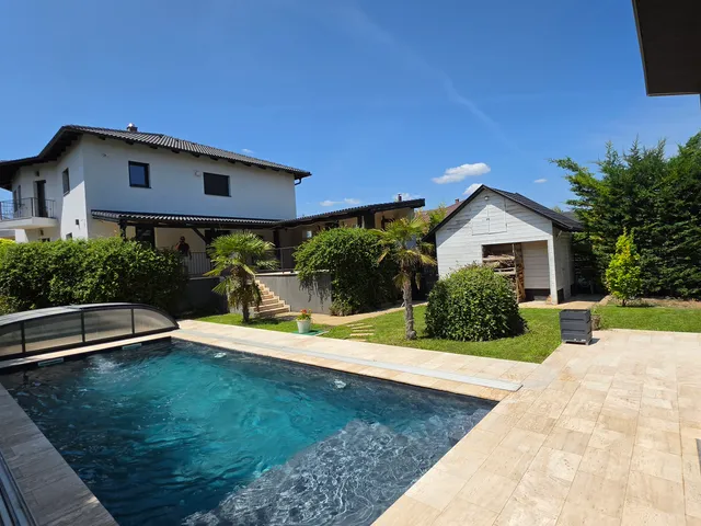 Eladó ház Érd, Fenyves-Parkváros 260 nm