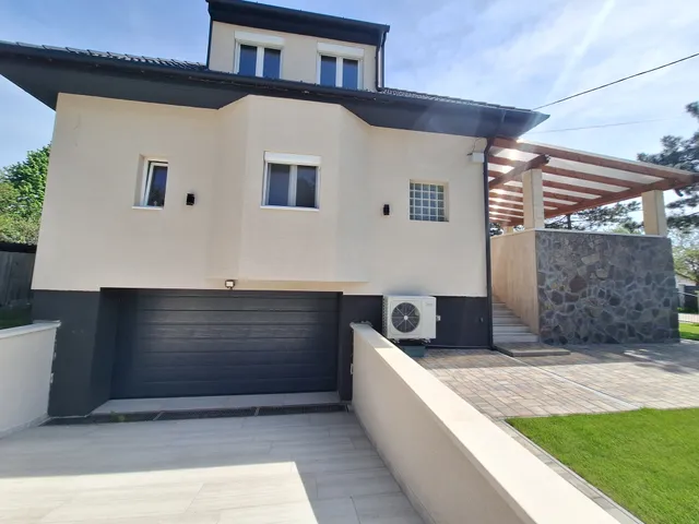 Eladó ház Érd, Fenyves-Parkváros 274 nm