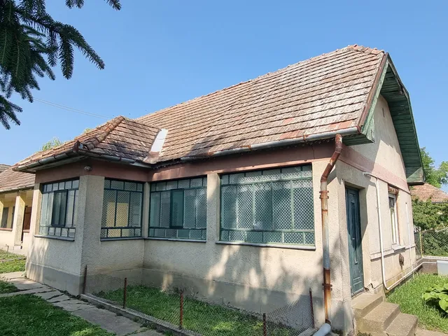 Eladó telek Ráckeresztúr 1230 nm