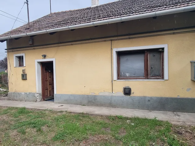 Eladó ház Ercsi 32 nm