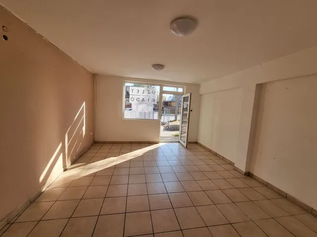 Kiadó kereskedelmi és ipari ingatlan Érd 30 nm